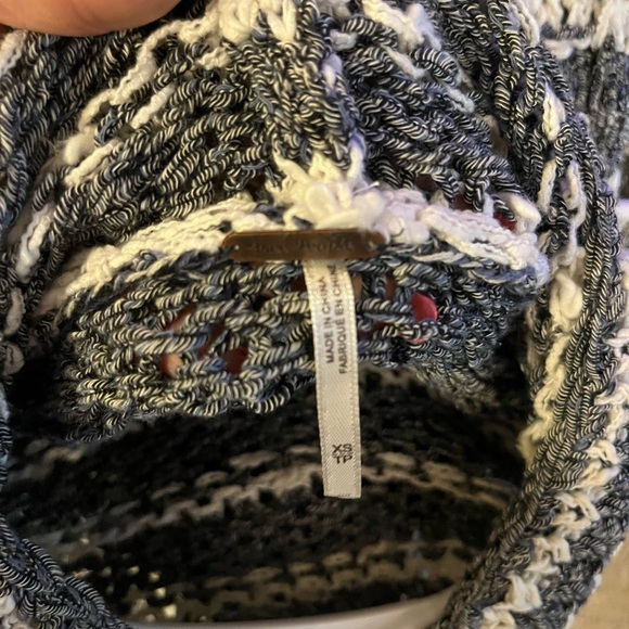 Free People Striped Grey & White Folksong Fringe Knit Boho Cowl Neck Sweater XS - Picture 9 of 10